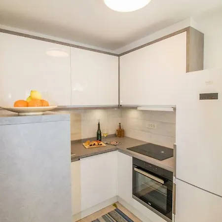 Apartment Oneum Omis