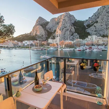 Apartment Oneum Omis